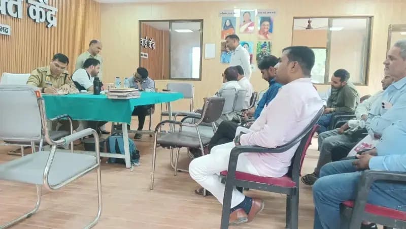 समाधान दिवस में लापरवाही पर एसपी की बड़ी कार्रवाई, दरोगा समेत दो निलंबित