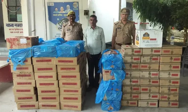 ट्रक के डाले में लोहे की चादर से बने चेंबर से 147 पेटी शराब बरामद