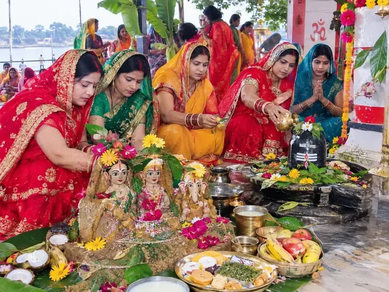 24 घंटे निर्जला व्रत रख सुहागिनों ने मांगा पति की दीर्घायु का आशीर्वाद