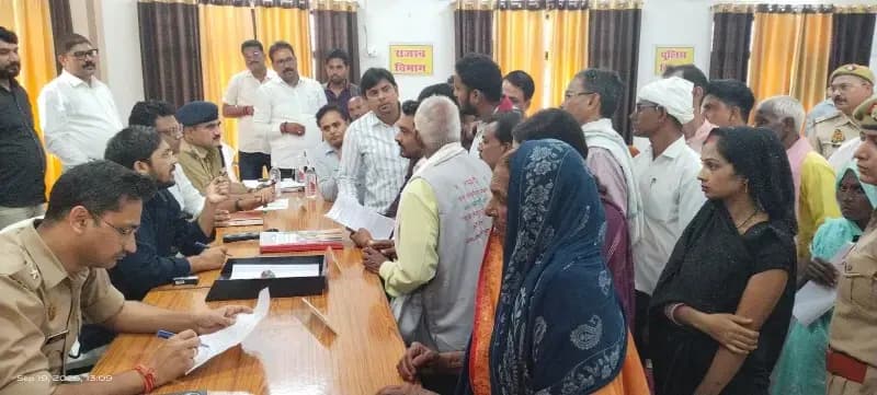 जमीनी विवाद, जल-निकासी और सड़क मरम्मत में लापरवाही पर डीएम सख्त