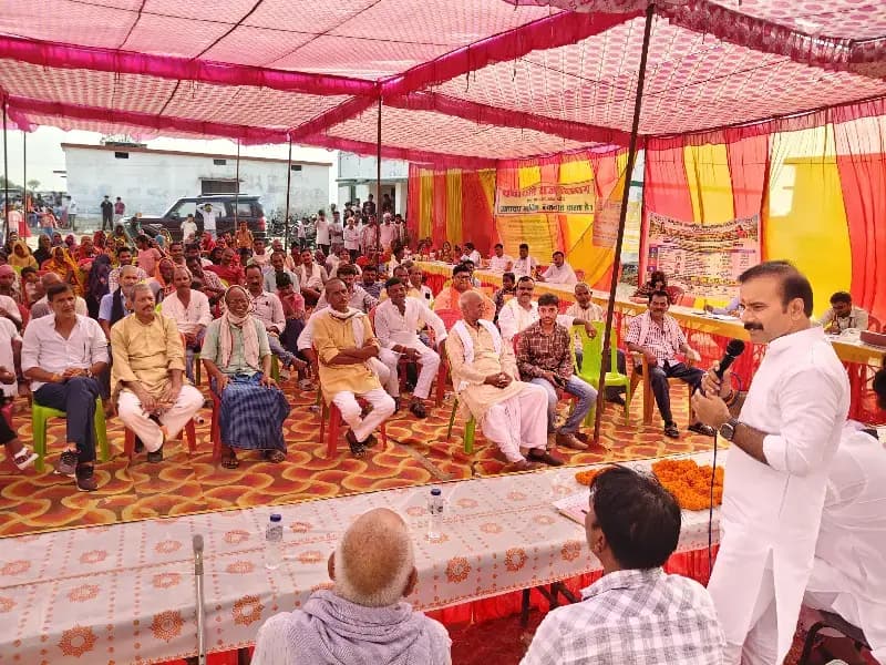 जन चौपाल में विधायक ने सुनी ग्रामीणों की समस्याएं, अधिकारियों को तत्काल निस्तारण के निर्देश
