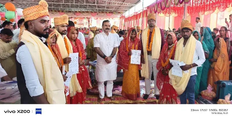 धानापुर और नियामताबाद में 63 जोड़ों ने थामा एक-दूजे का हाथ, उपहार सामग्री वितरित